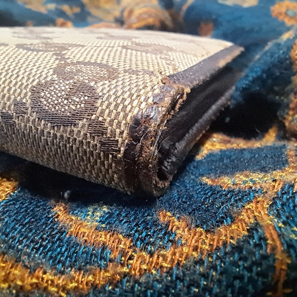 Gucci Beige and Brown Monogram Wallet Card Holder - Picture 14 of 17